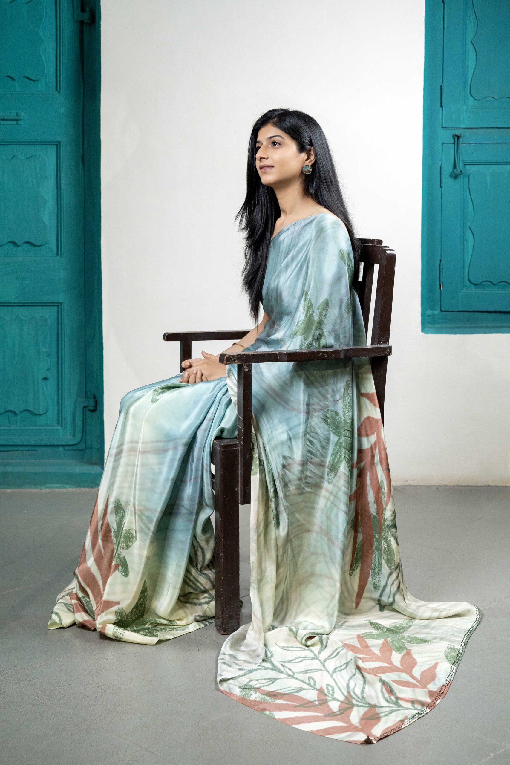 Aquarelle bloom crepe saree - Image 2