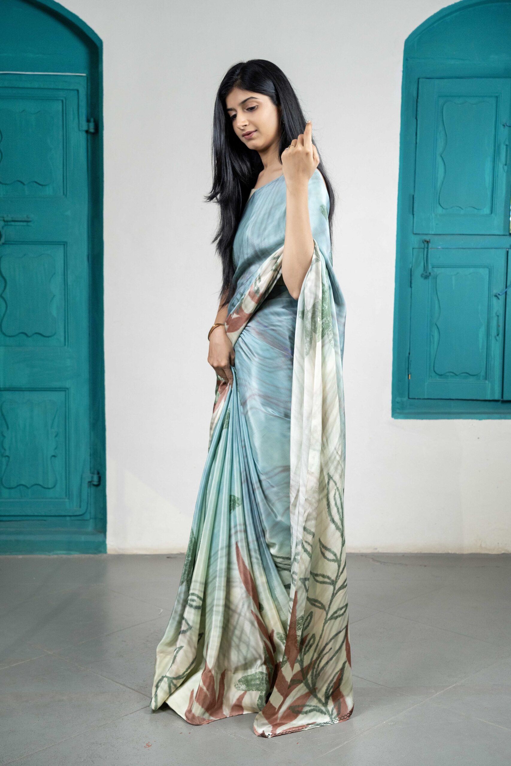 Aquarelle bloom crepe saree - Image 3