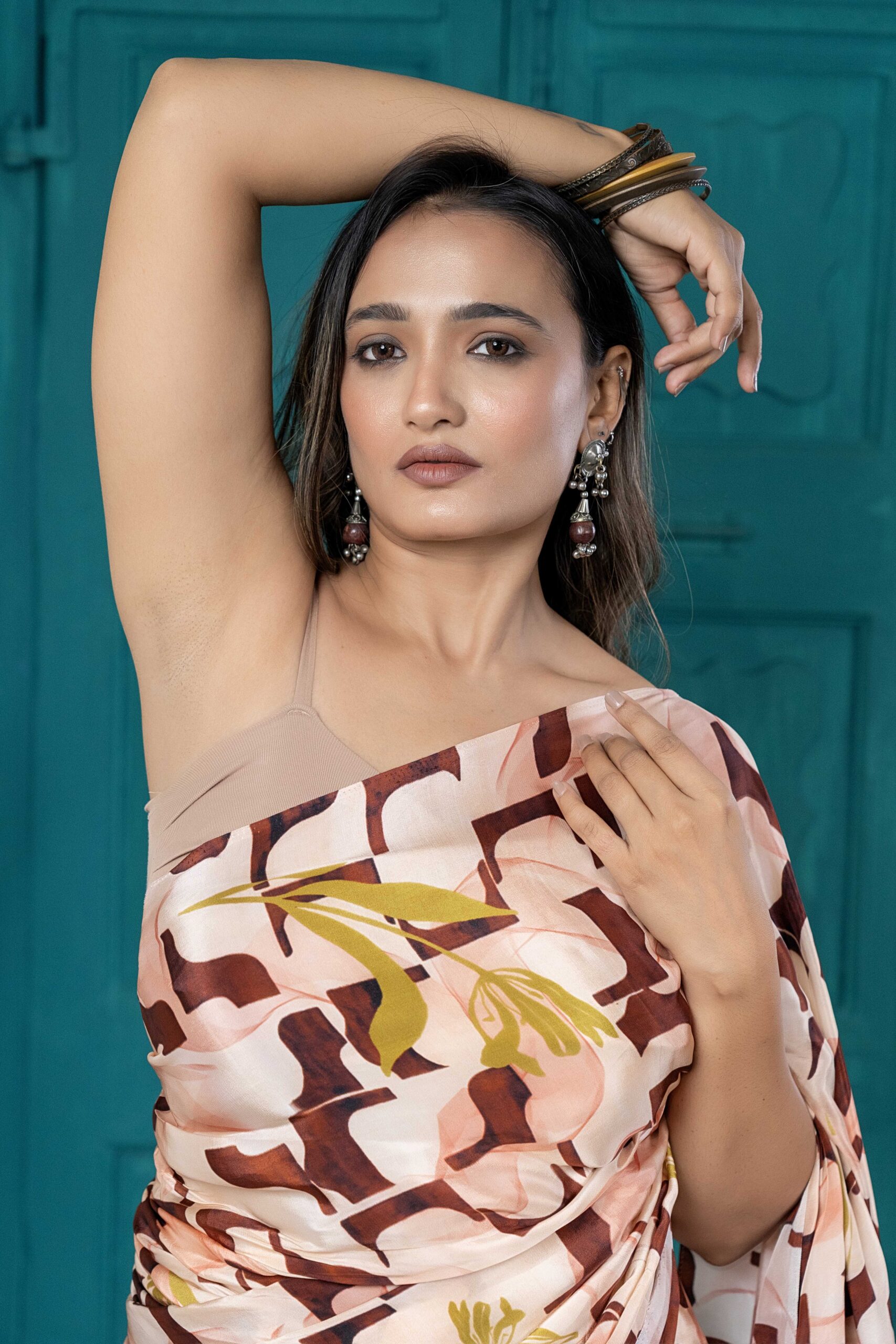 Neo-Bloom Scarlet crepe saree - Image 5